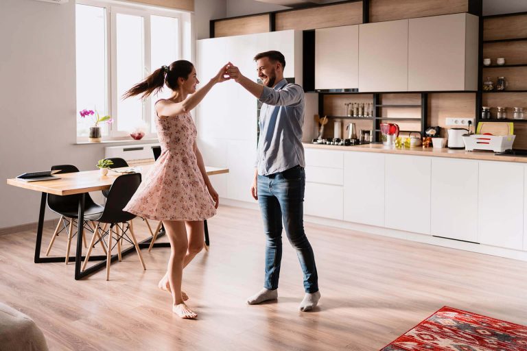 man-and-woman-dancing-in-a-modern-interior-TU6VDEU-1-1-768x512