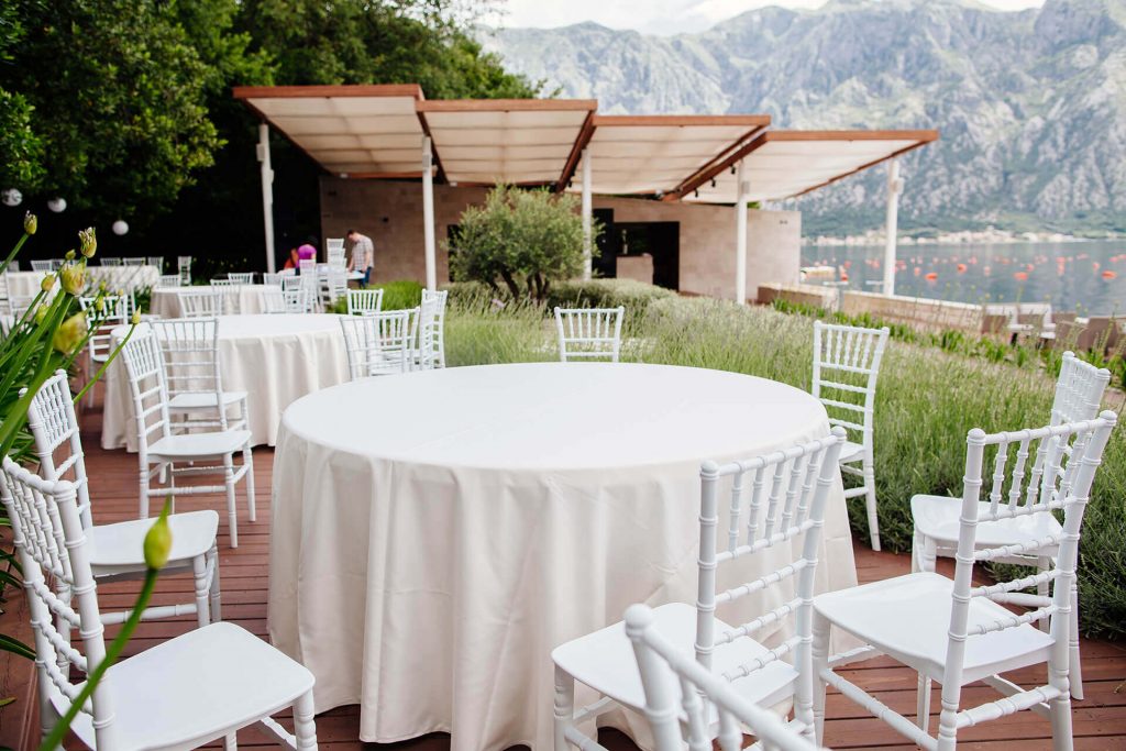 wedding-chairs-with-flowers-decoration-BQGUCK5-2-1024x683